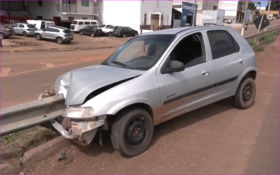 Acidente na BR-070 deixa veículo abandonado em Primavera