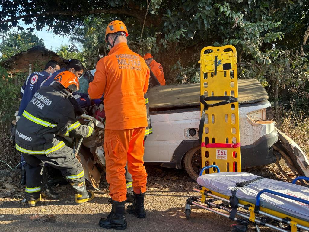 Acidente grave deixa vítimas presas às ferragens em Rondonópolis