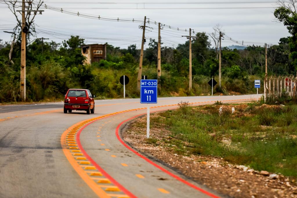 Asfalto chega ao Coxipó do Ouro após décadas em Cuiabá