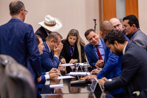 Assembleia mantém veto e bloqueia reajuste do Judiciário em MT