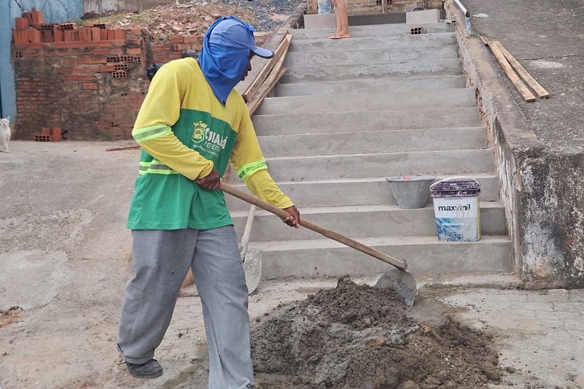 Bairro Bela Vista ganha escadaria reformada em Cuiabá MT