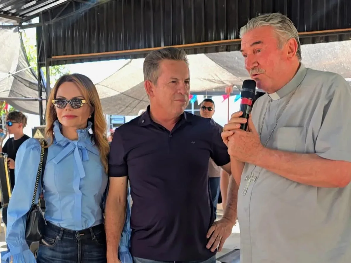 Bispo elogia Mauro e Virginia Mendes em Diamantino MT