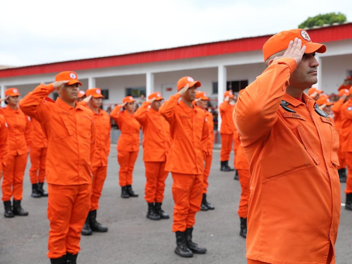 Bombeiros de Cuiabá celebram 32 anos de emancipação com formatura