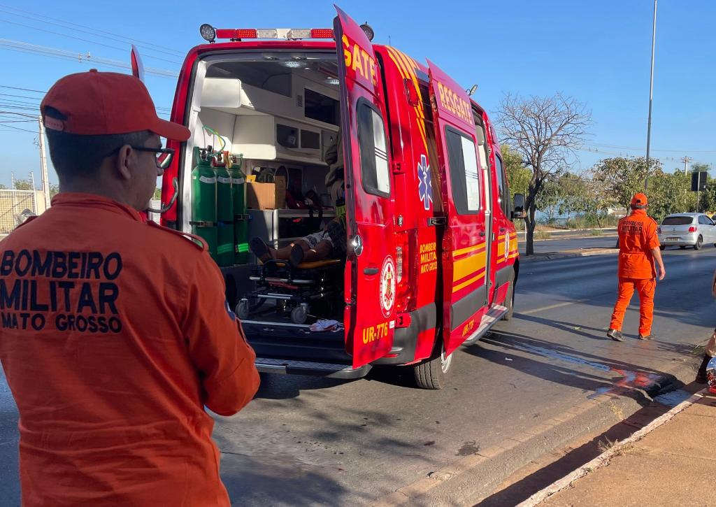 Bombeiros socorrem mulher em surto psiquiátrico após crise intensa em Poconé
