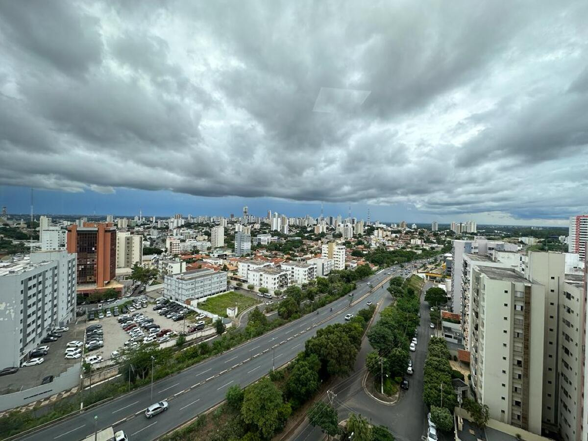 Calor de 37°C e chuva marcam feriado prolongado em Cuiabá MT