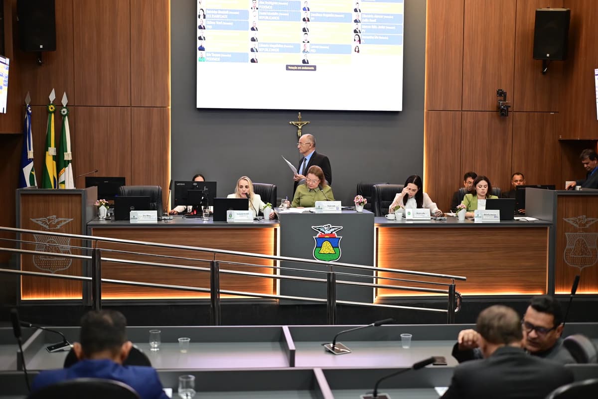 Câmara de Cuiabá atualiza salários com teto de R$ 46,2 mil em MT