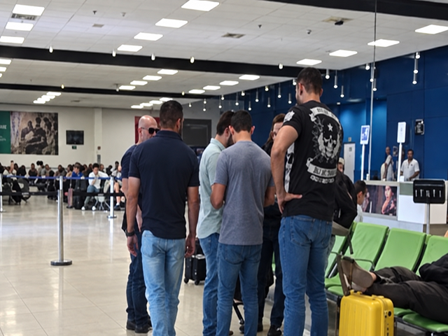 Casal suspeito de golpes milionários é preso em aeroporto de MT