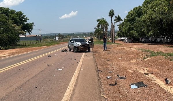 Colisão entre picape e carro mobiliza Guarda Civil em Colíder