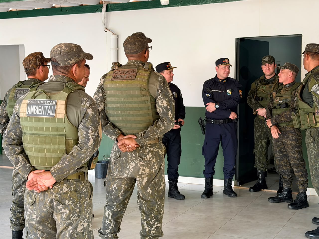 Coronel Chiroli visita base ambiental da PM em Barra do Garças MT