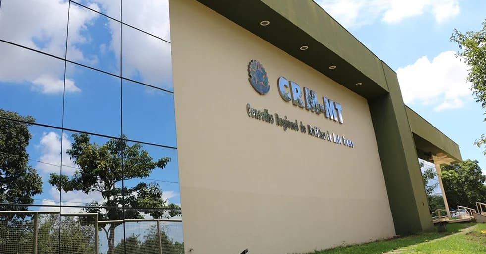 CRM-MT aciona Justiça contra lei de controle de ponto de médicos em Várzea Grande
