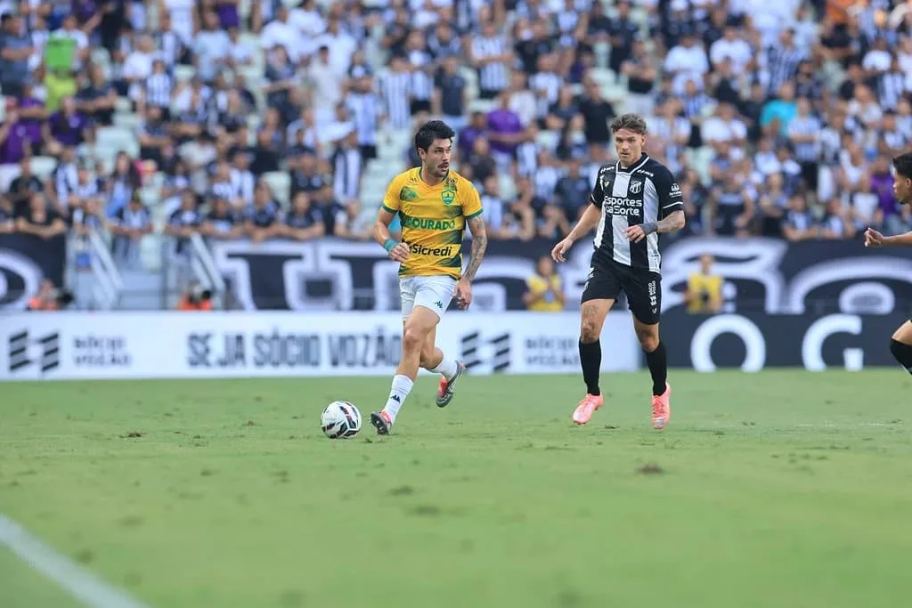 Cuiabá bate Ceará fora e respira na Série B em MT