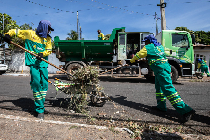Cuiabá estuda cortar jornada de garis no pico de calor em MT