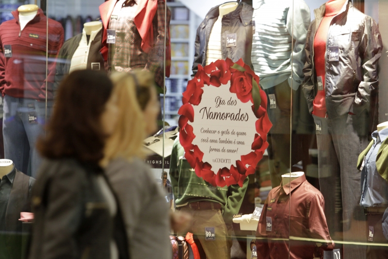 Dia dos Namorados: consumidores de Primavera do Leste recebem alerta para evitar prejuízos nas compras