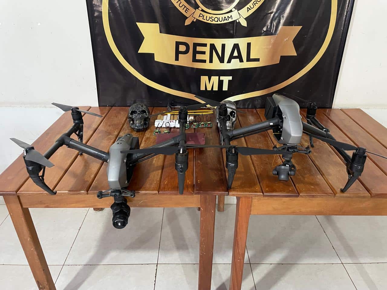 Drones interceptados com materiais ilícitos em presídio de MT