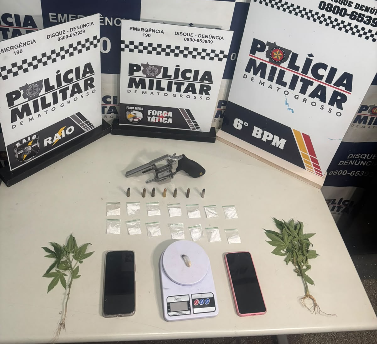 Duas mulheres são presas com arma e drogas em Cáceres, MT