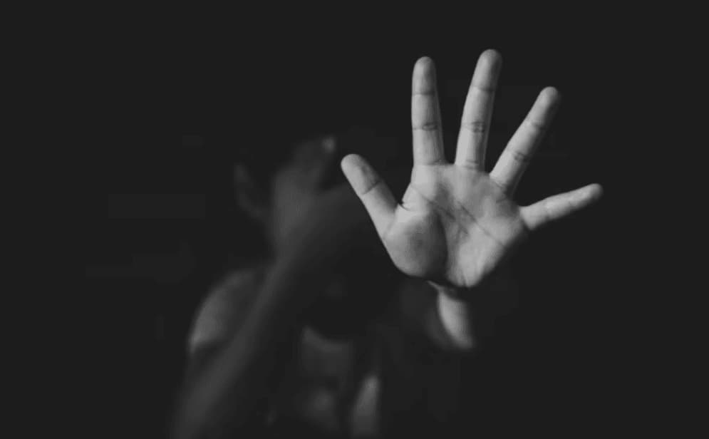 Estupro e invasão de domicílio terminam em prisão em Pedra Preta