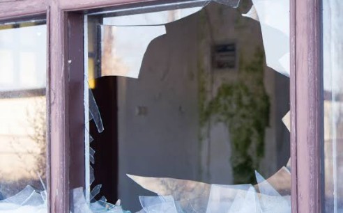 Ex-companheiro invade casa e se ferir gravemente em Primavera do Leste