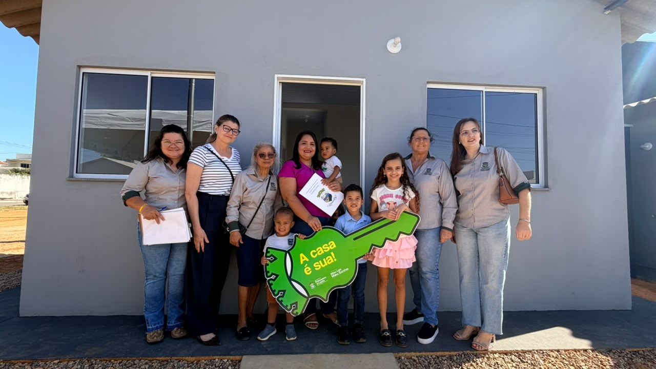 Famílias recebem casas gratuitas em Primavera do Leste
