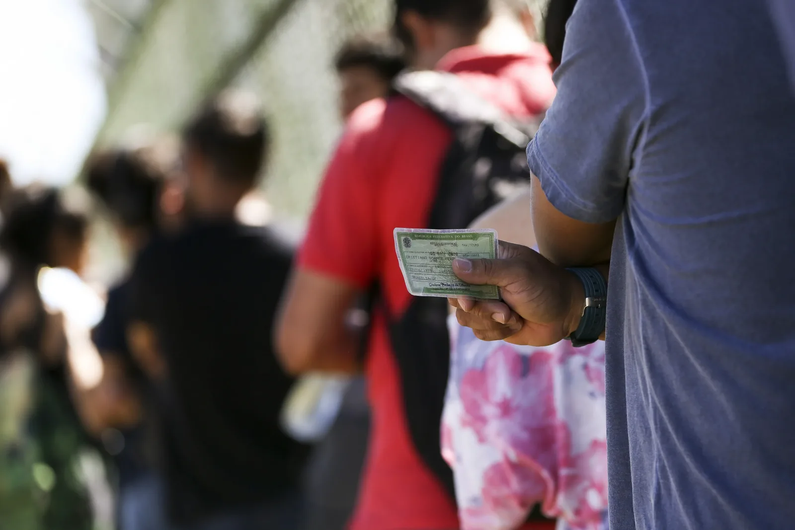 Fila cresce por regularização eleitoral em Cuiabá