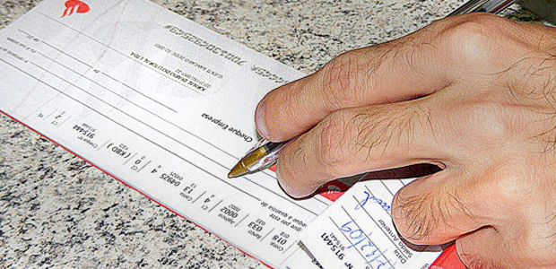 Homem é preso suspeito de estelionato com cheque falso em Nova Monte Verde