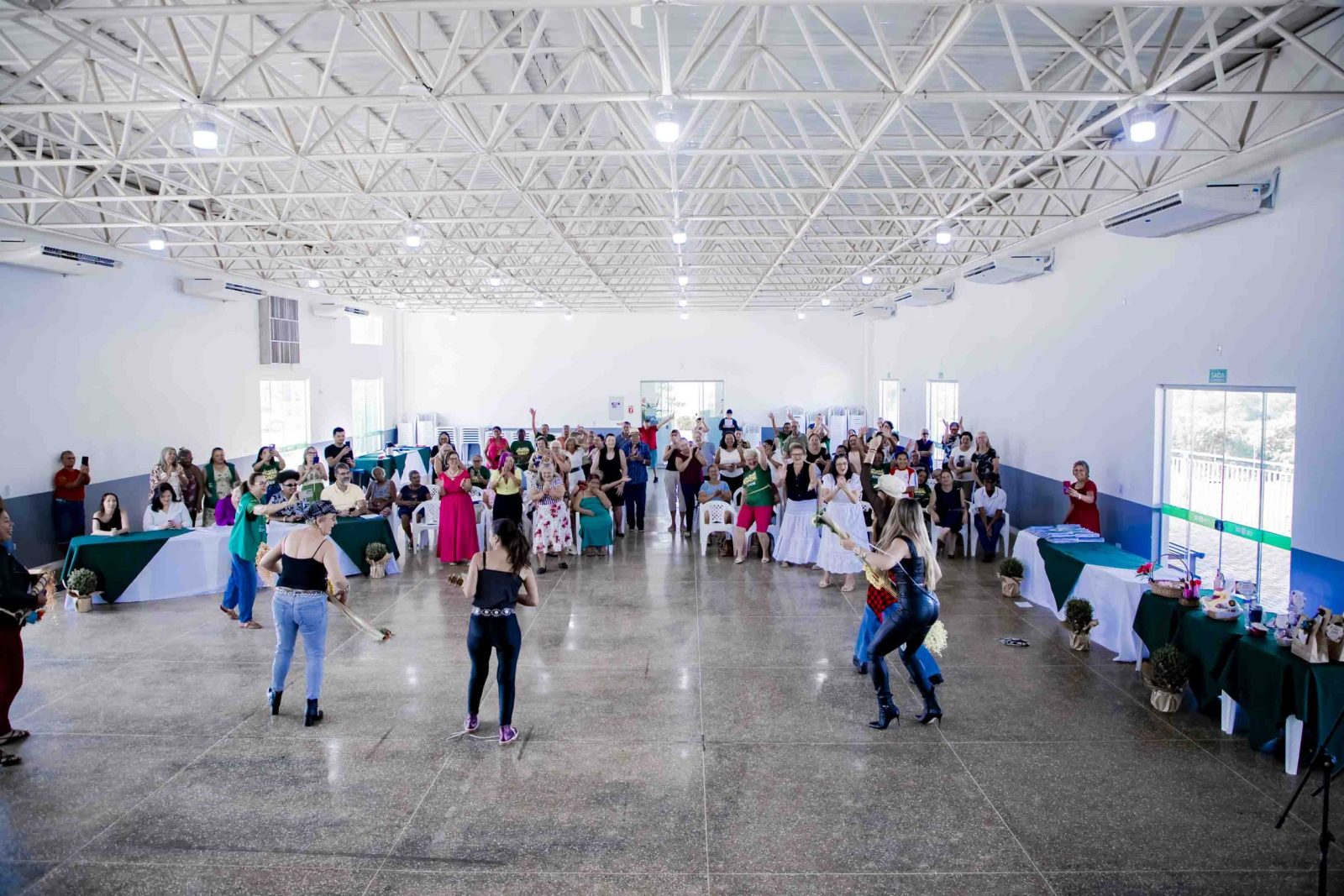 Idosos de Campo Verde participam de Show de Talentos promovido pelo CAI