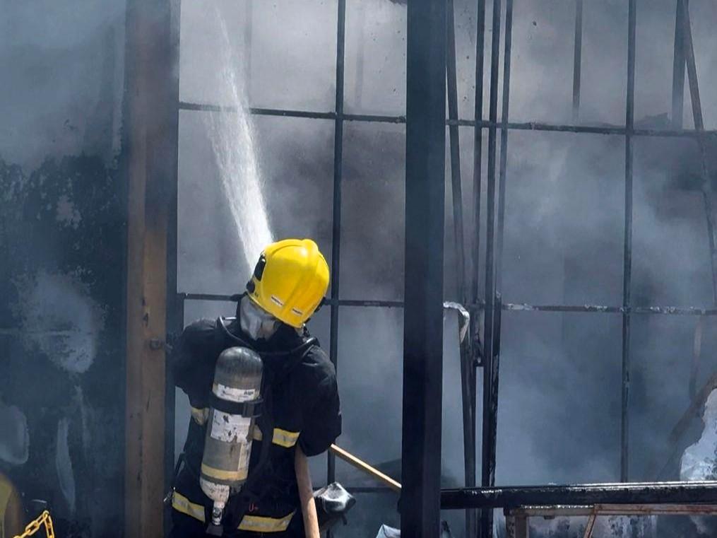 Incêndio em distribuidora mobiliza bombeiros em MT