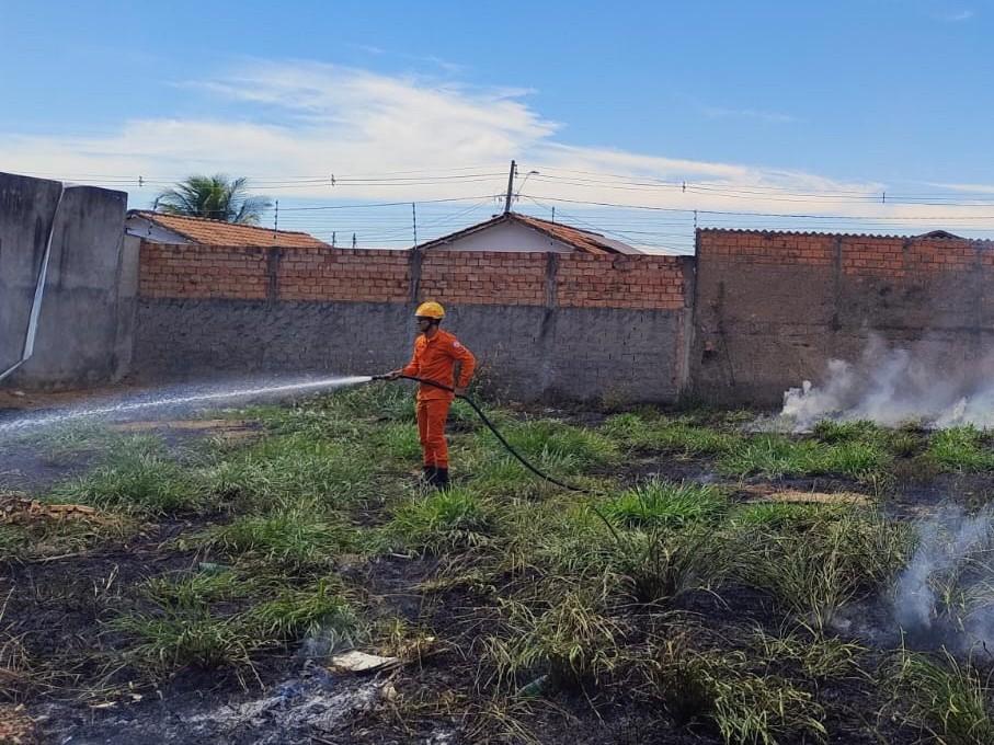 Incêndio em lixão gera fumaça e preocupa moradores em Primavera