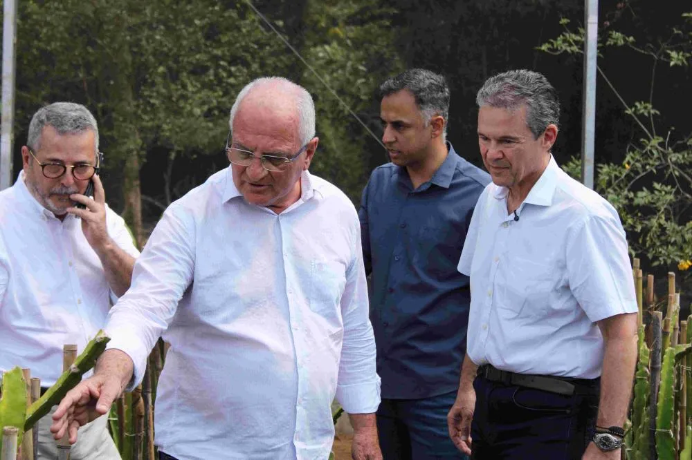Ministro vistoria estação meteorológica em Chapada dos Guimarães