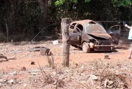 Mulher sofre fraturas graves após carro capotar na MT-457