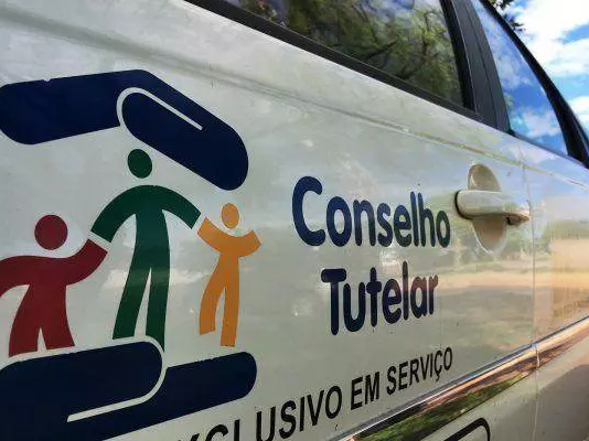 Pais são investigados após menina de 4 anos ser achada sozinha em Sorriso