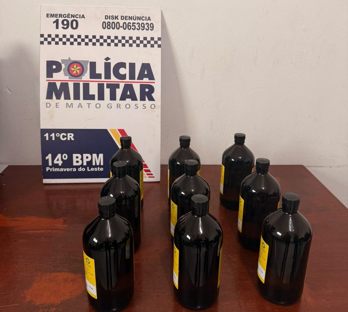 Polícia apreende nove garrafas de loló em Primavera do Leste
