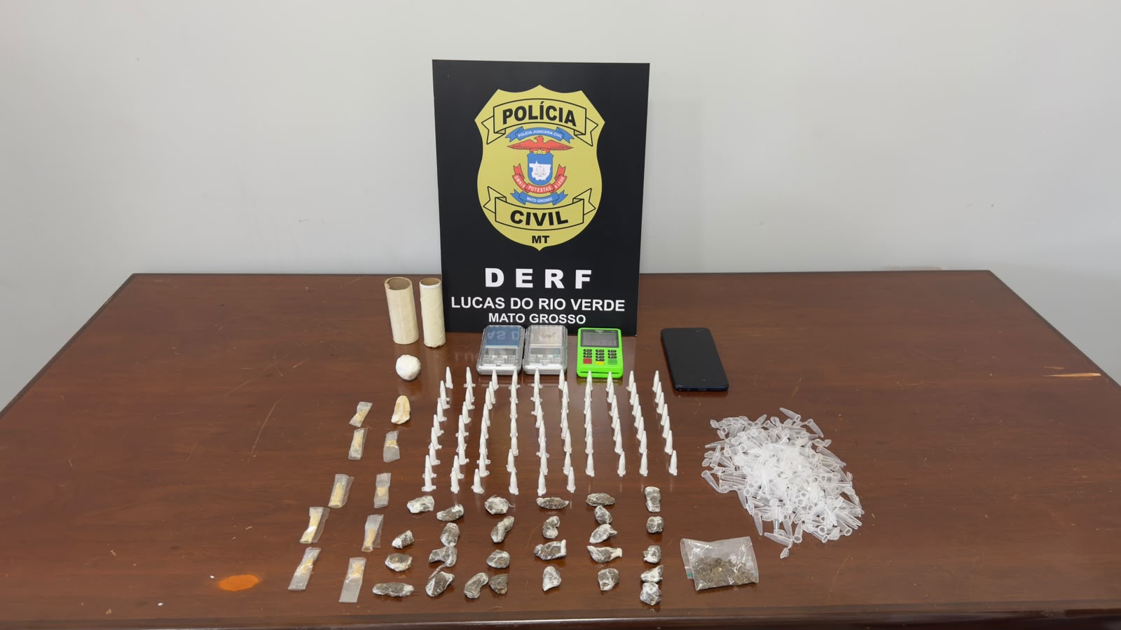 Polícia Civil fecha ponto de tráfico e apreende drogas em Lucas do Rio Verde