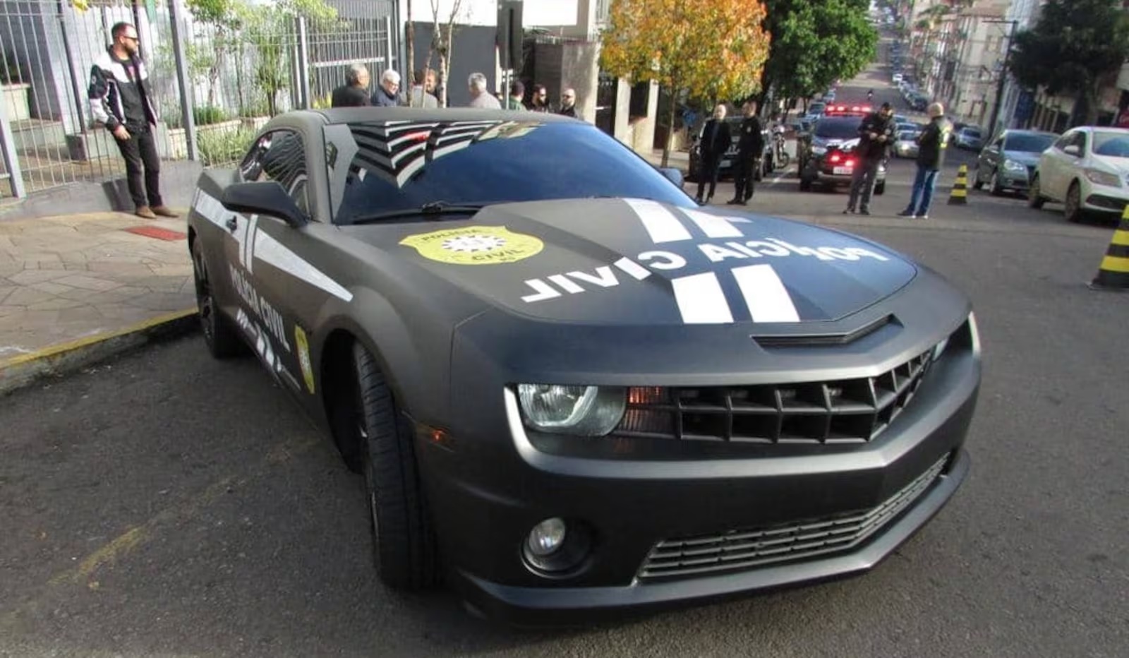 Polícia reforça frota com carros de luxo apreendidos do crime