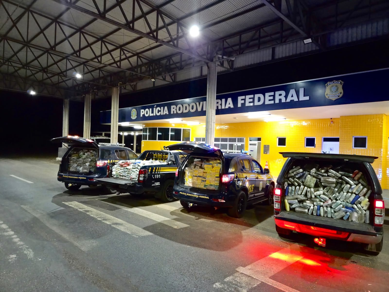 PRF apreende 2,4 toneladas de drogas na BR-070 em Mato Grosso