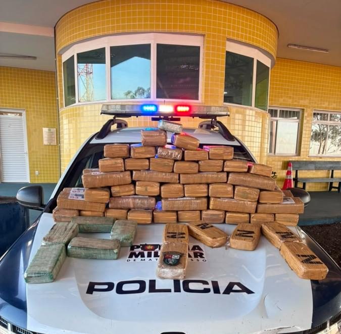 PRF e PM interceptam carreta com drogas na BR-364 em MT