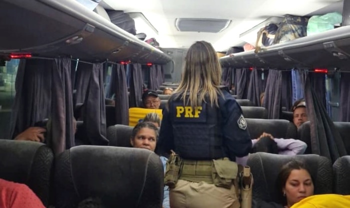 PRF realiza Alerta Lilás contra violência doméstica em Sinop