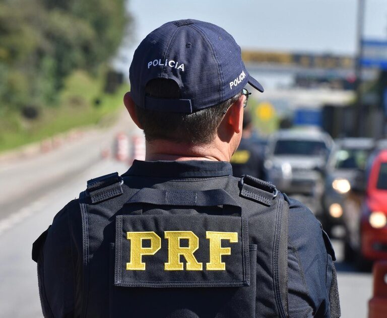 PRF reforça fiscalização no feriado de Tiradentes