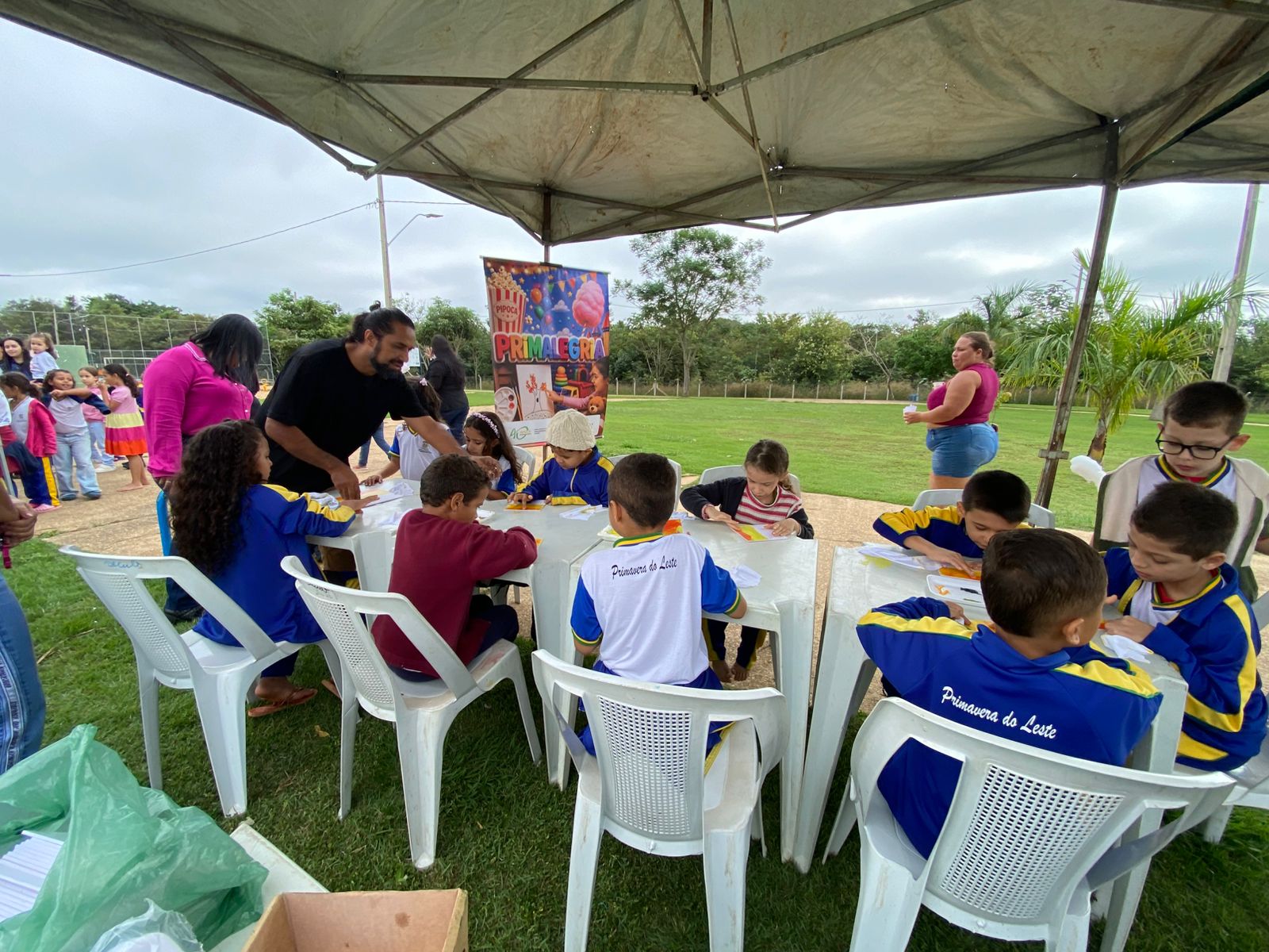 Primalegria leva diversão gratuita ao bairro Tuiuiú