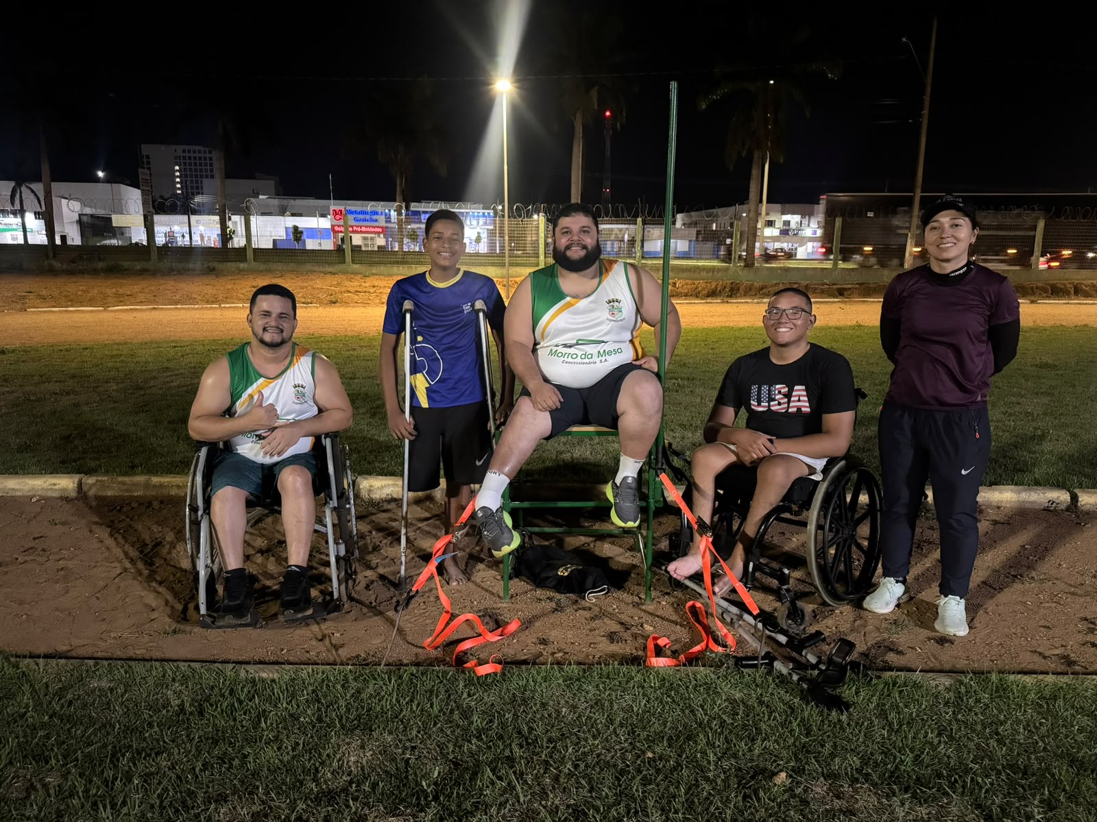 Primavera do Leste recebe doação de bancos para atletismo paralímpico