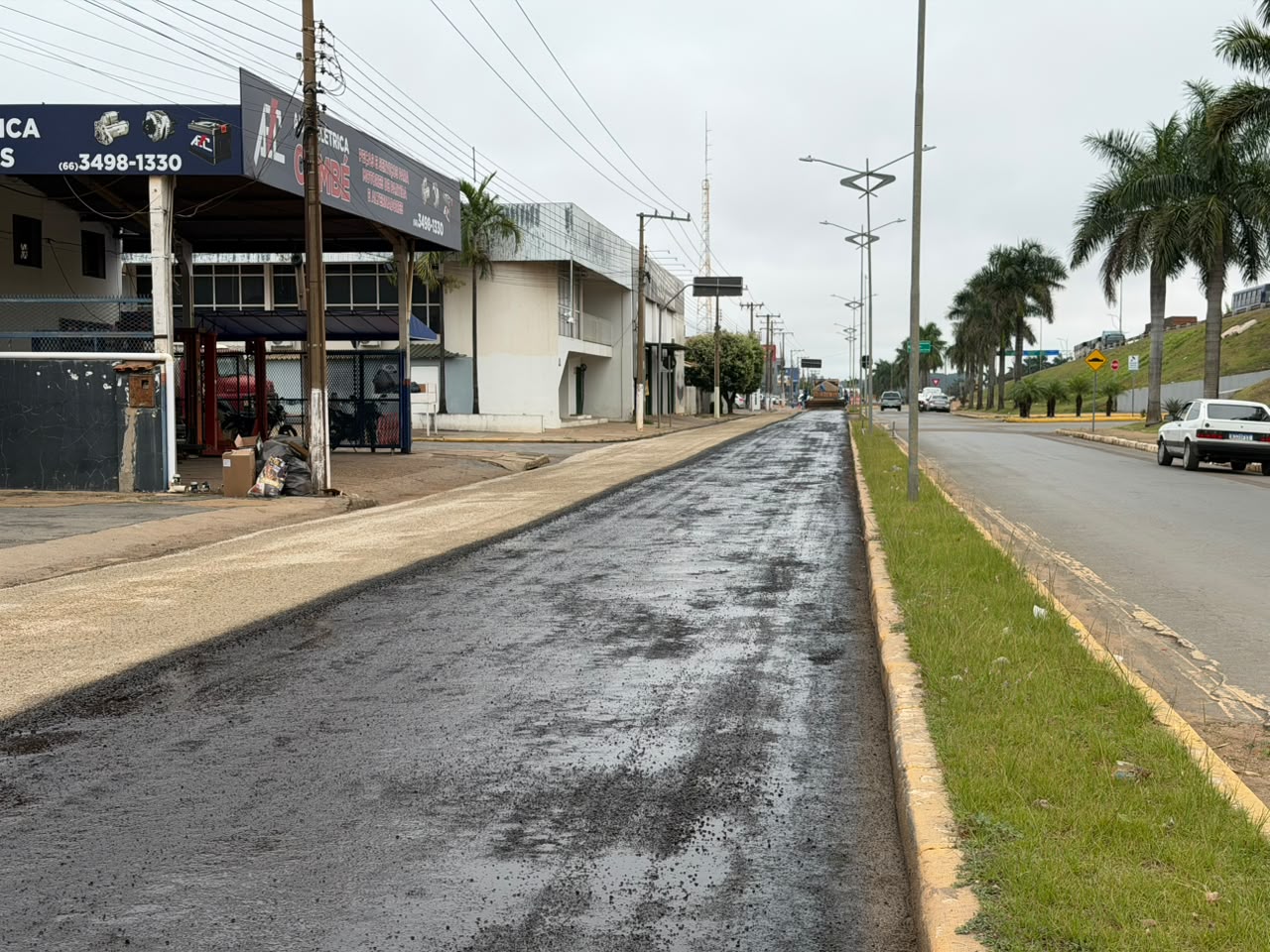 Recapeamento transforma Rua do Comércio em Primavera