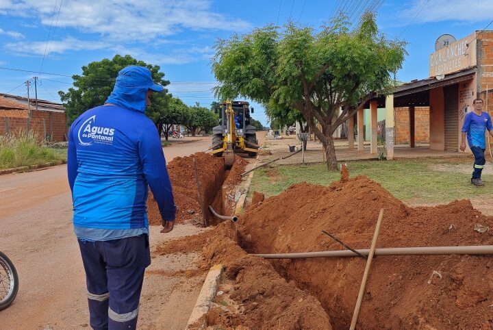 Rede de água beneficia moradores em Cáceres