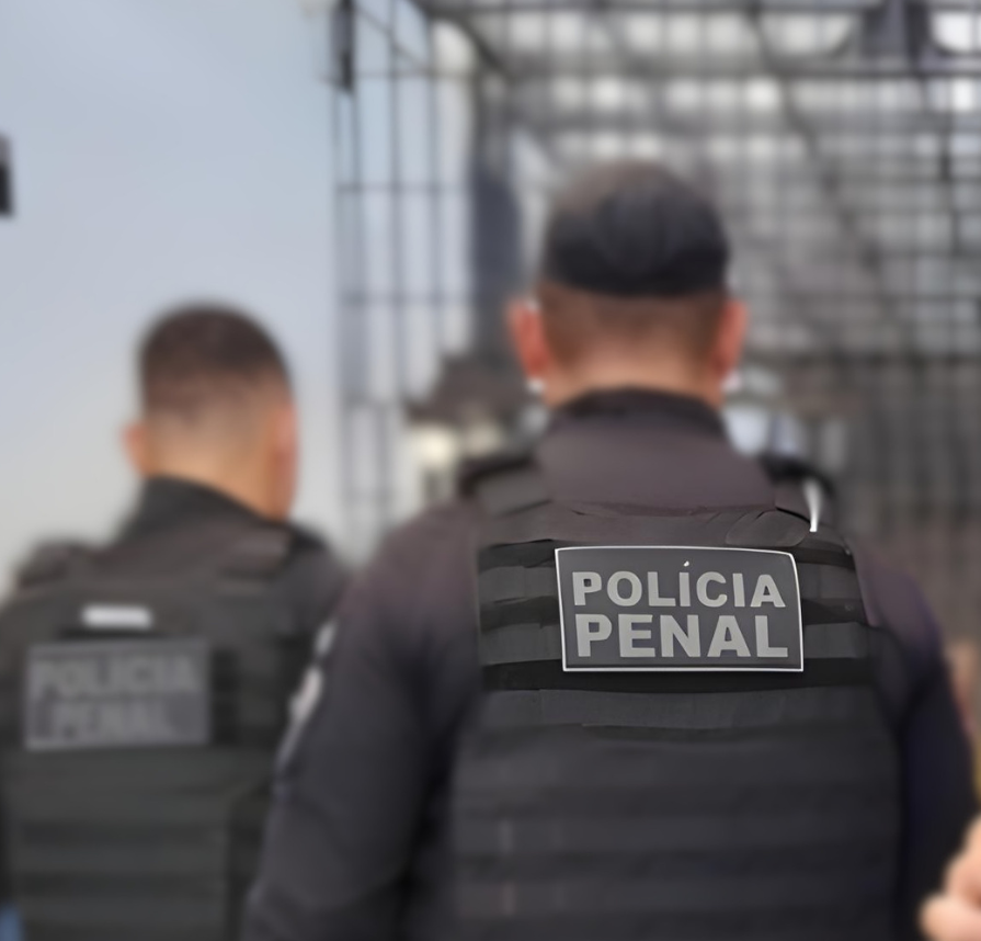 Scanner corporal flagra advogado com pacotes na PCE em Cuiabá