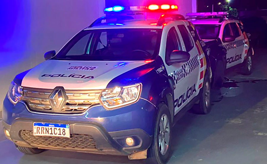 Suspeita de planejar assaltos é presa em ônibus na MT-320