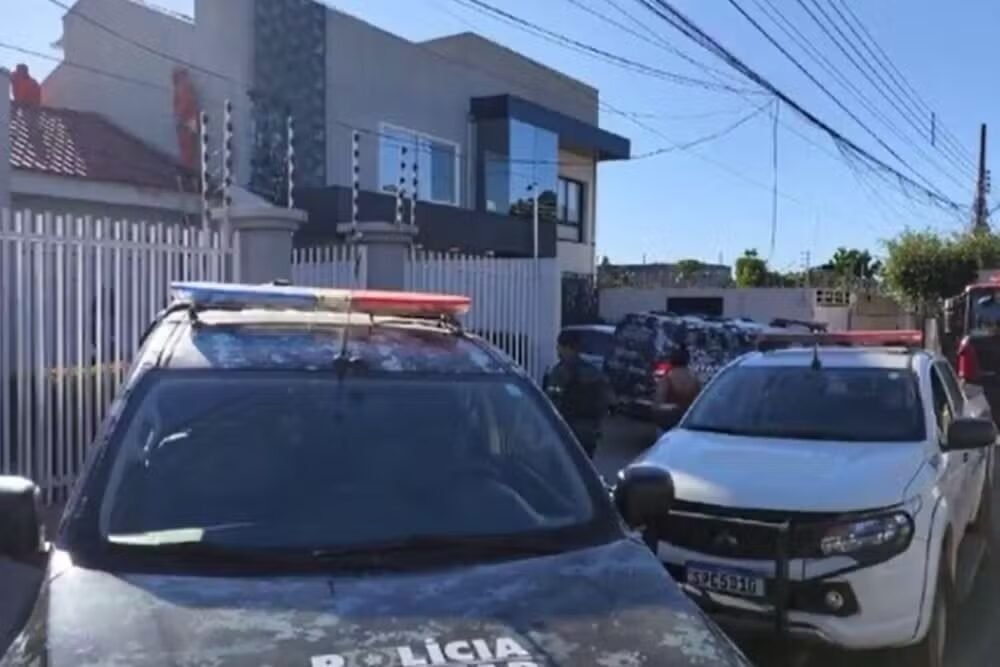 Suspeito morre após invasão a casa de policial em Cuiabá