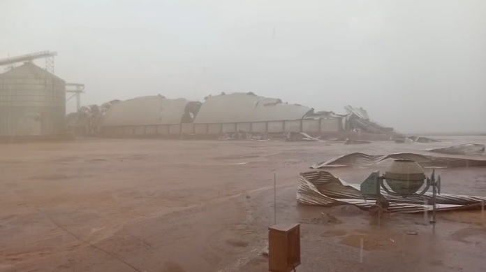 Temporal destrói silo e causa estragos em fazenda de MT