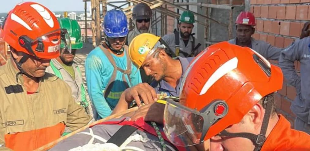 Trabalhador cai de altura de 3 metros em obra e fica ferido em Sinop