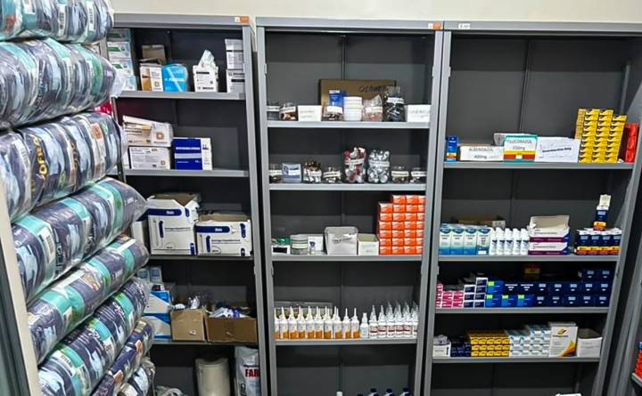 UBS de Caramujo recebe assistência farmacêutica e remédios em Cáceres